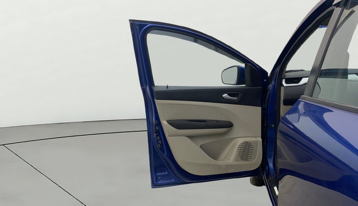 2019 Renault TRIBER RXZ, Petrol, Manual, 27,450 km, LHS Front Door