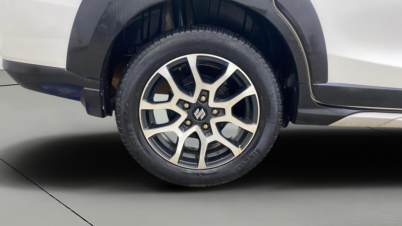 2022 Maruti XL6 ZETA MT, Petrol, Manual, 1,05,437 km, Right Rear Wheel