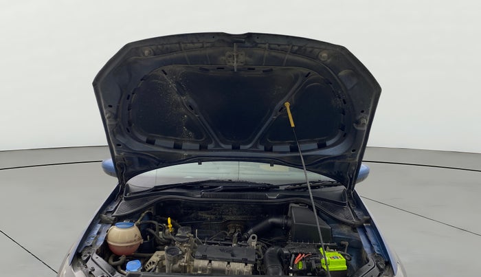 2016 Volkswagen Polo COMFORTLINE 1.2L, Petrol, Manual, 58,130 km, Open Bonet