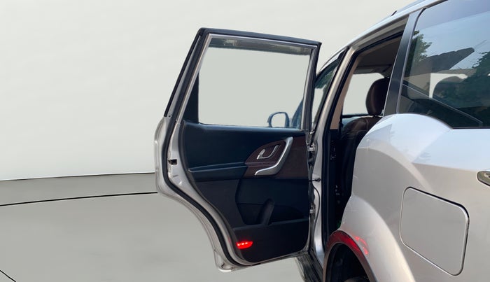 2013 Mahindra XUV500 W8, Diesel, Manual, 85,056 km, LHS Rear Door