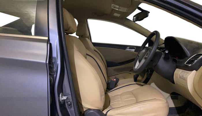 2015 Hyundai Verna FLUIDIC 4S 1.6 VTVT S AT, Petrol, Automatic, 55,956 km, Right Side Front Door Cabin