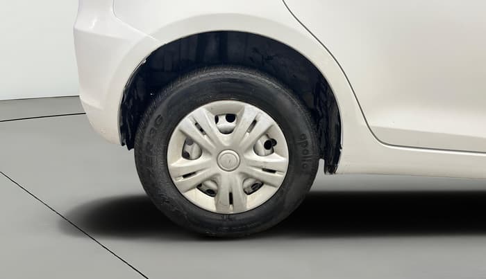 2016 Maruti Swift LXI (O), Petrol, Manual, 94,726 km, Right Rear Wheel