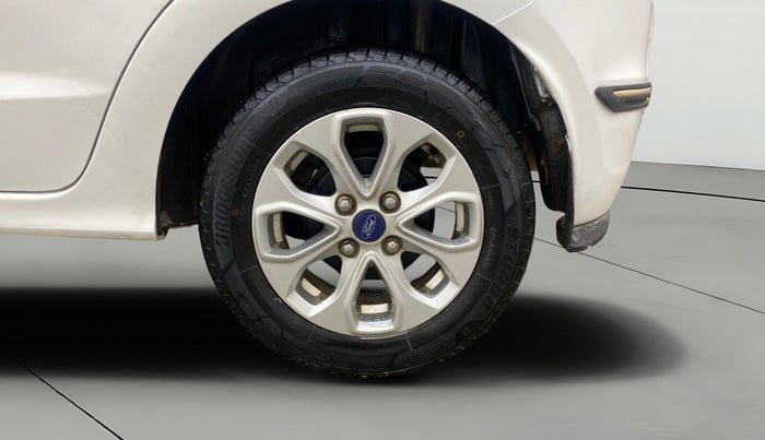 2016 Ford New Figo TITANIUM 1.2 PETROL MT, Petrol, Manual, 1,32,597 km, Left Rear Wheel