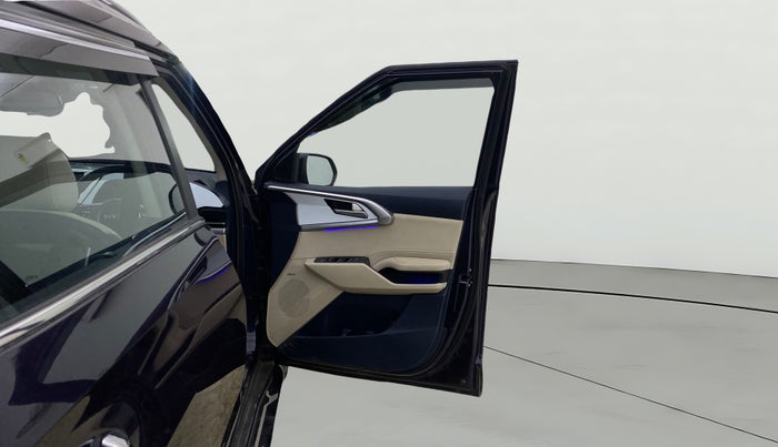 2023 KIA CARENS LUXURY PLUS 1.5 DIESEL 7 STR, Diesel, Manual, 6,575 km, RHS Front Door