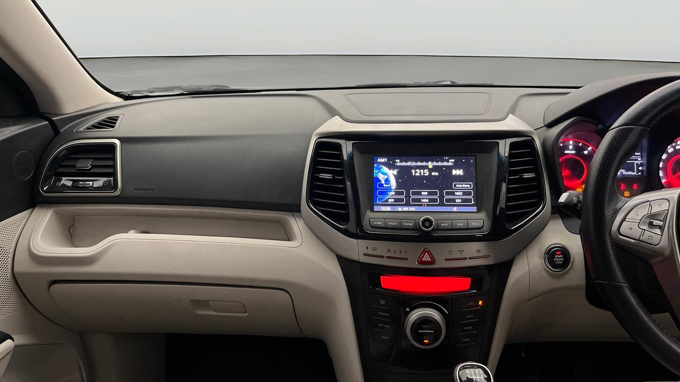 2019 Mahindra XUV300 W8 (O) 1.5 DIESEL, Diesel, Manual, 70,097 km, Air Conditioner