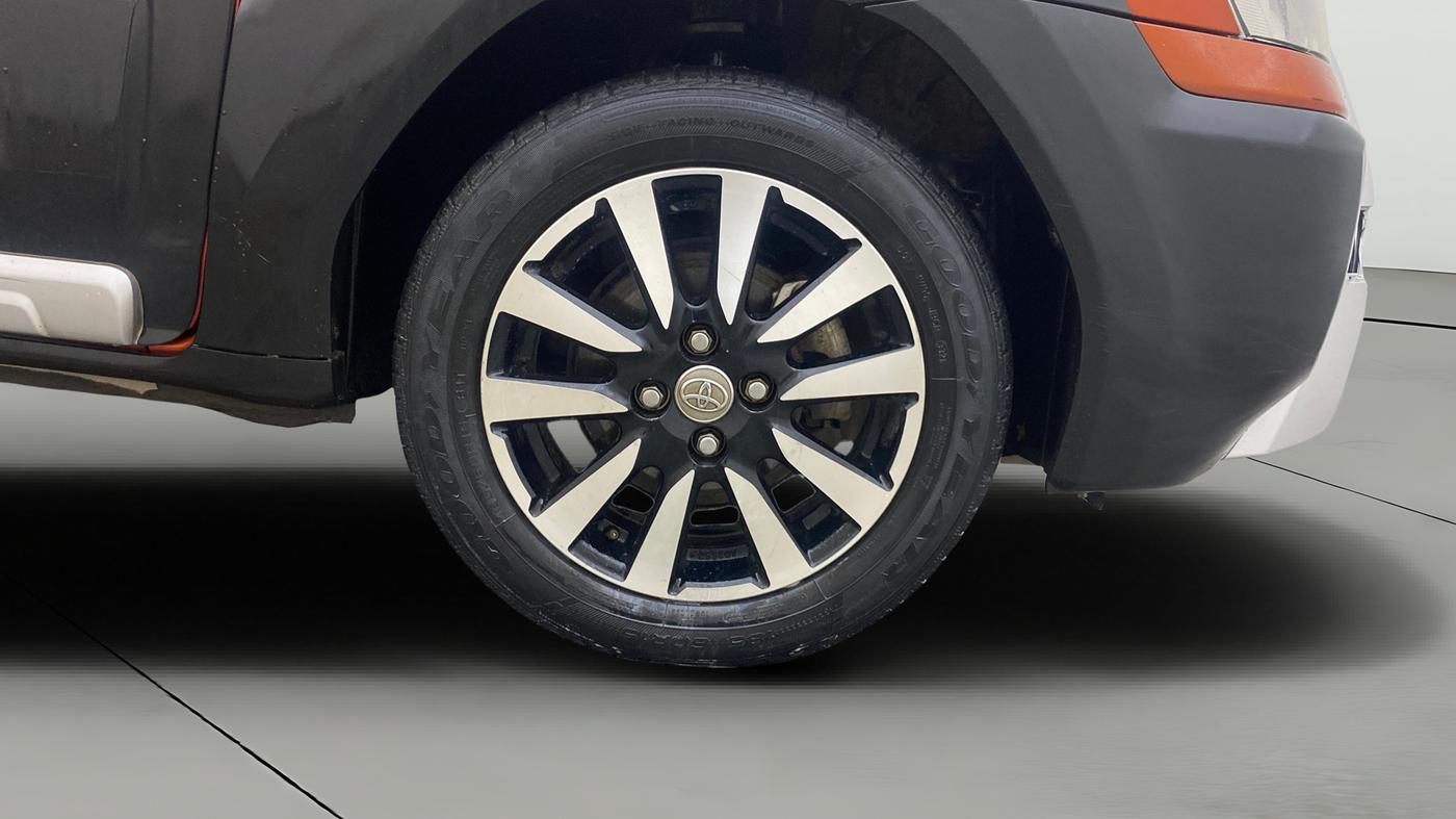 2017 Toyota Etios GD, Diesel, Manual, 86,895 km, Right Front Wheel