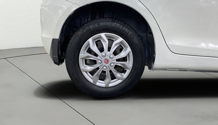 2015 Maruti Swift VXI, Petrol, Manual, 1,15,730 km, Right Rear Wheel