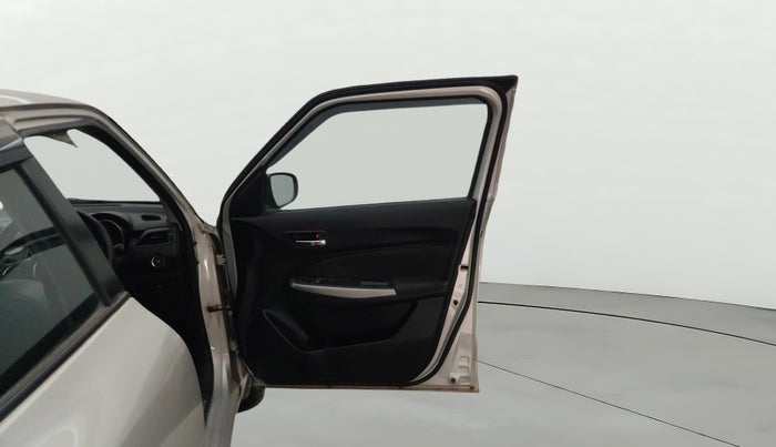 2018 Maruti Swift ZXI, Petrol, Manual, 71,190 km, RHS Front Door