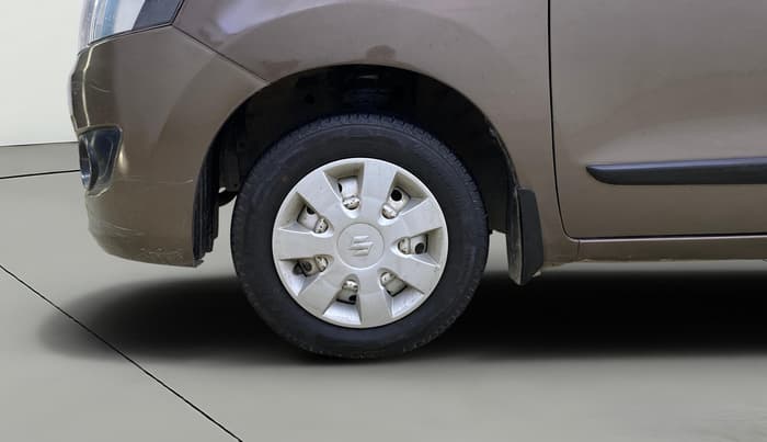 2017 Maruti Wagon R 1.0 LXI CNG, CNG, Manual, 1,07,509 km, Left Front Wheel