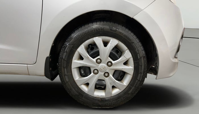 2016 Hyundai Grand i10 MAGNA AT 1.2 KAPPA VTVT, Petrol, Automatic, 80,484 km, Right Front Wheel