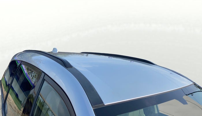 2021 Mahindra XUV700 AX 3 P AT 5 STR, Petrol, Automatic, 50,006 km, Roof