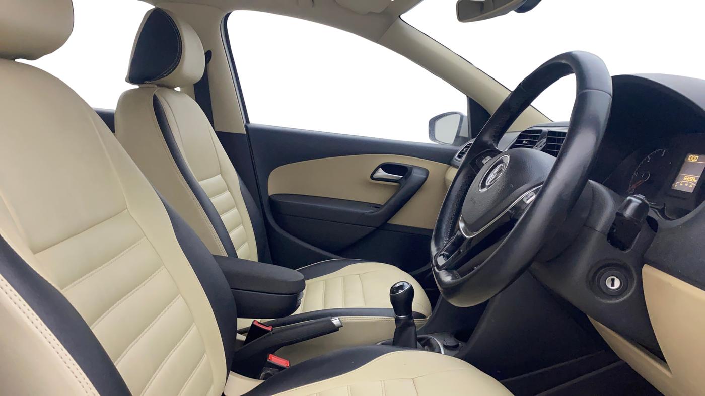 2016 Volkswagen Ameo HIGHLINE1.5L, Diesel, Manual, 69,309 km, Right Side Front Door Cabin