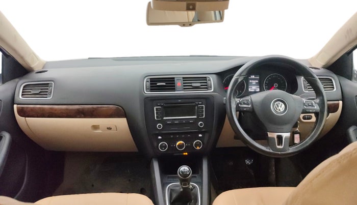 2014 Volkswagen Jetta COMFORTLINE TSI, Petrol, Manual, 1,11,587 km, Dashboard