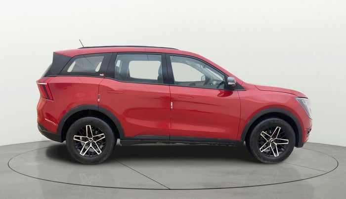 2022 Mahindra XUV700 MX P MT 5 STR, Petrol, Manual, 29,161 km, Right Side View