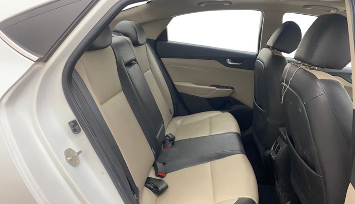 2018 Hyundai Verna 1.6 VTVT SX (O) AT, Petrol, Automatic, 68,366 km, Right Side Rear Door Cabin