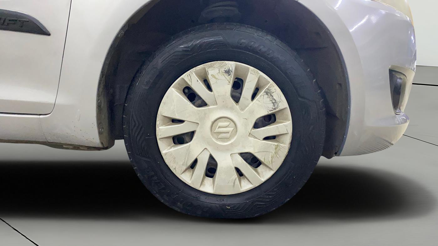 2014 Maruti Swift VXI, Petrol, Manual, 1,04,694 km, Right Front Wheel