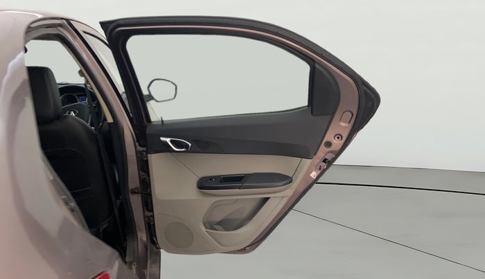 2016 Tata Tiago XZ PETROL, CNG, Manual, 97,724 km, RHS Rear Door