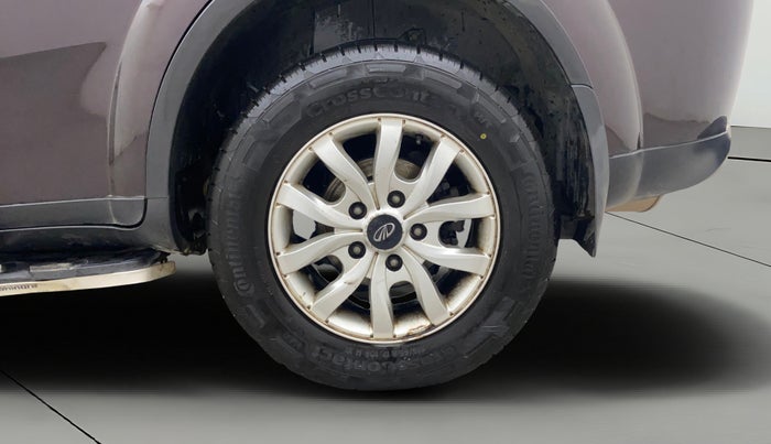 2017 Mahindra XUV500 W10 AT, Diesel, Automatic, 78,236 km, Left Rear Wheel