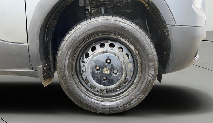 2023 Tata PUNCH PURE MT CNG, CNG, Manual, 63,025 km, Right Front Wheel