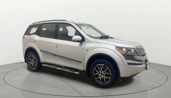 2015 Mahindra XUV500 W6, Diesel, Manual, 1,33,678 km, Right Front Diagonal