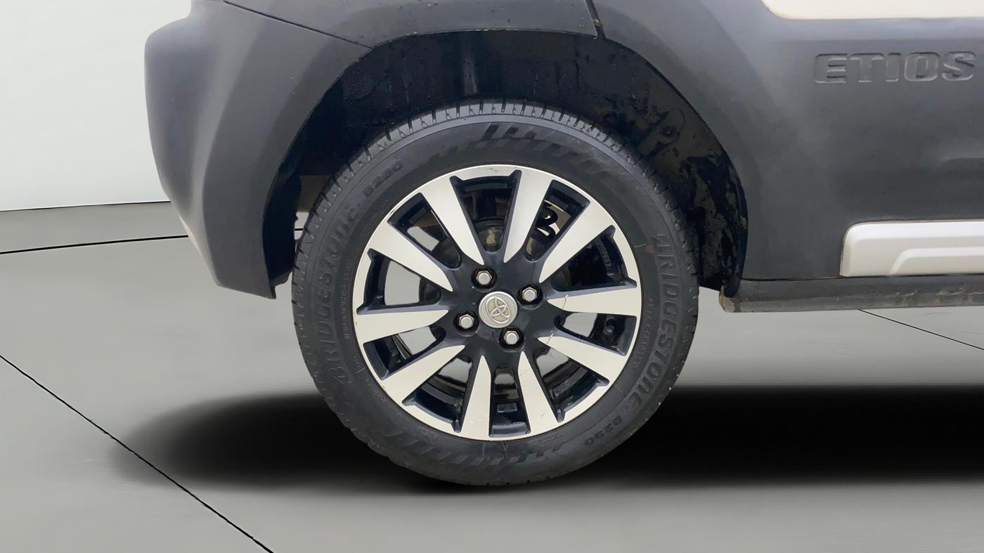 2014 Toyota Etios CROSS 1.4 VD, Diesel, Manual, 73,802 km, Right Rear Wheel