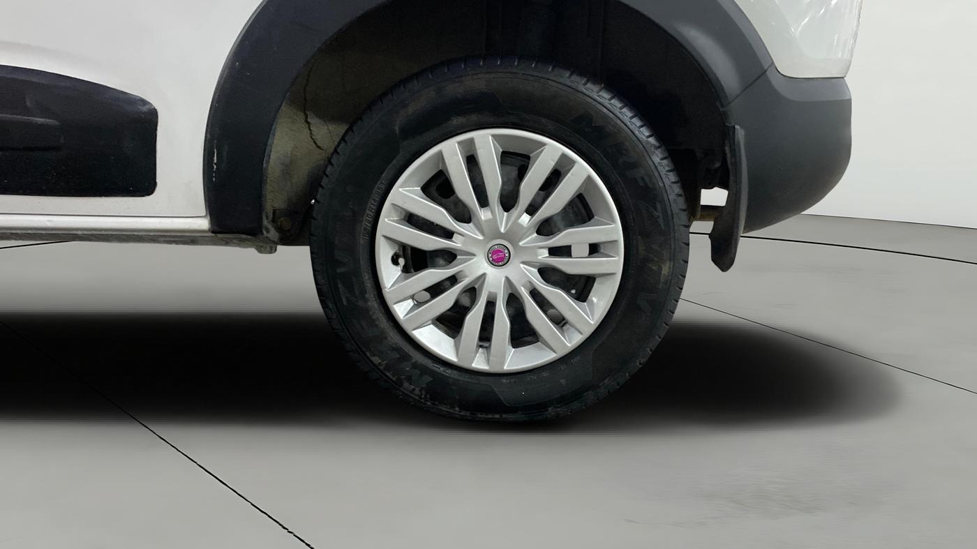 2020 Renault TRIBER RXT, Petrol, Manual, 48,527 km, Left Rear Wheel