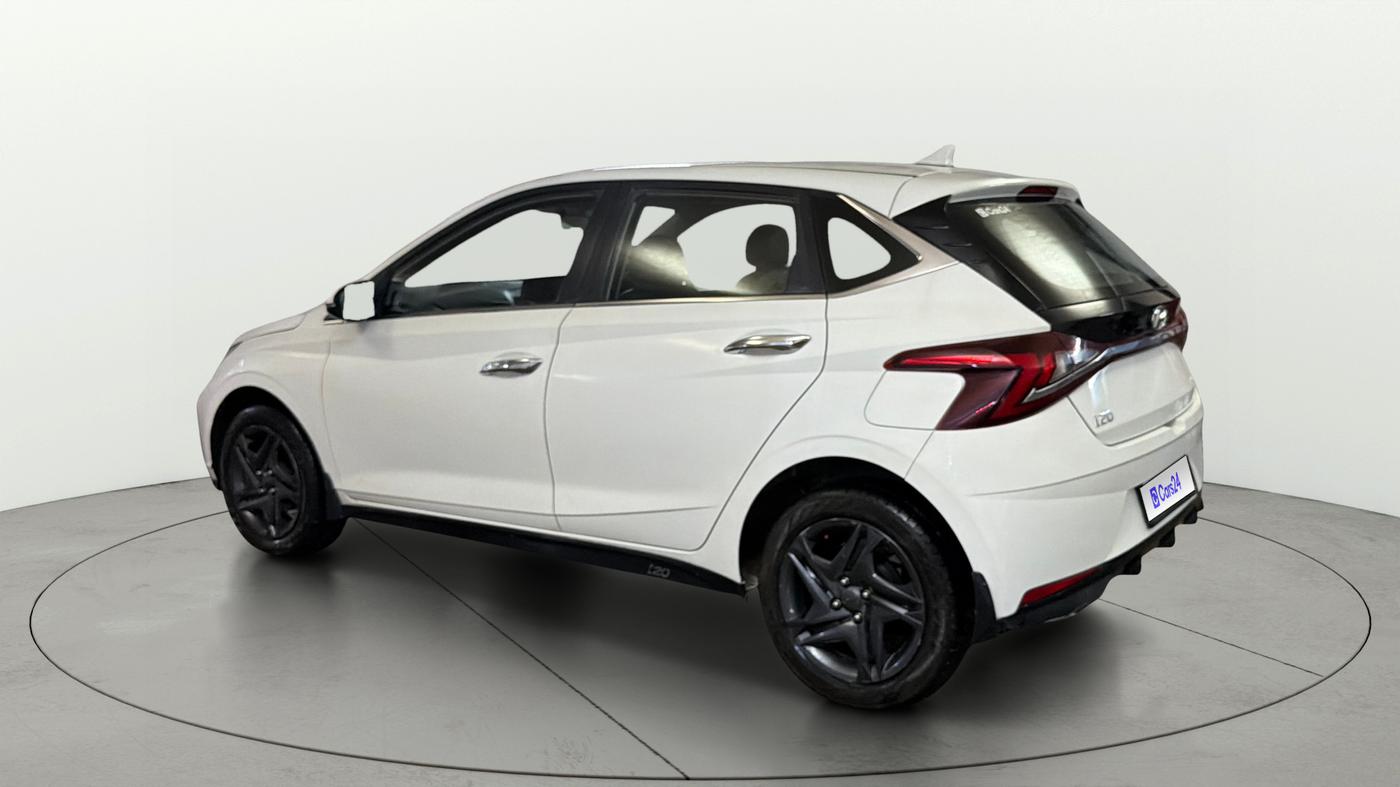 2022 Hyundai NEW I20 Sportz 1.2 IVT, Petrol, Automatic, 1,21,970 km, Left Back Diagonal