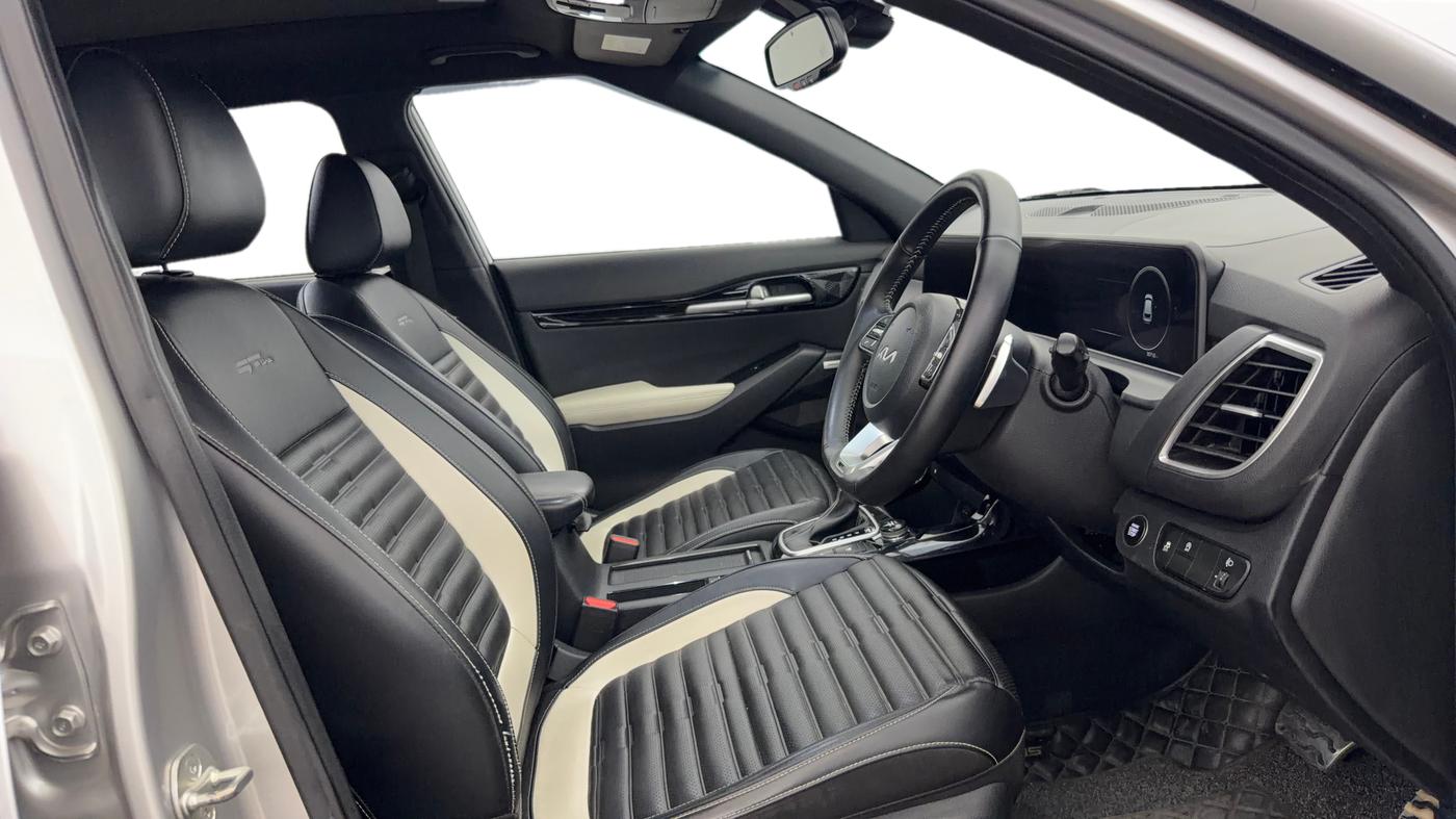 2024 KIA SELTOS  GTX Plus 1.5 Turbo Petrol DCT, Petrol, Automatic, 30,710 km, Right Side Front Door Cabin