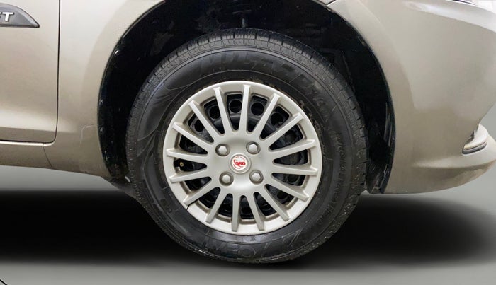 2015 Maruti Swift Dzire VXI, Petrol, Manual, 65,046 km, Right Front Wheel