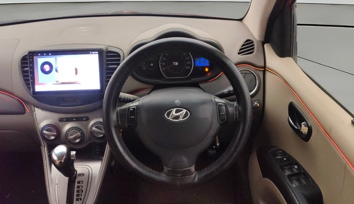 2012 Hyundai i10 ASTA 1.2 AT SUNROOF, CNG, Automatic, 1,17,801 km, Steering Wheel Close Up