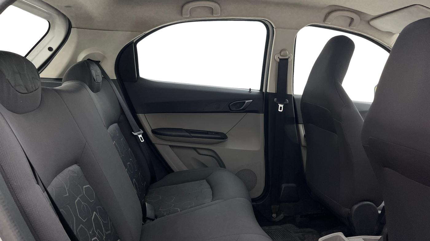 2017 Tata Tiago XT PETROL, Petrol, Manual, 79,222 km, Right Side Rear Door Cabin