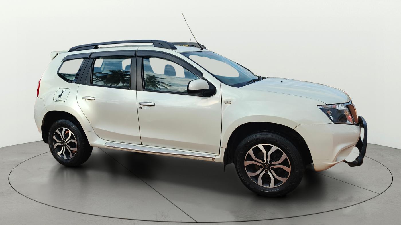 2015 Nissan Terrano XL (D), Diesel, Manual, 90,453 km, Right Front Diagonal