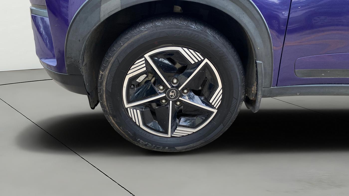 2024 Tata NEXON FEARLESS PURPLE + SUNROOF DCA DUAL TONE 1.2 PETROL, Petrol, Automatic, 15,824 km, Left Front Wheel