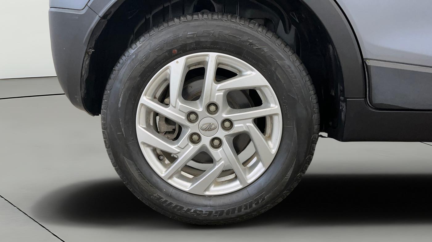 2022 Mahindra XUV300 W8 1.5 DIESEL, Diesel, Manual, 25,448 km, Right Rear Wheel