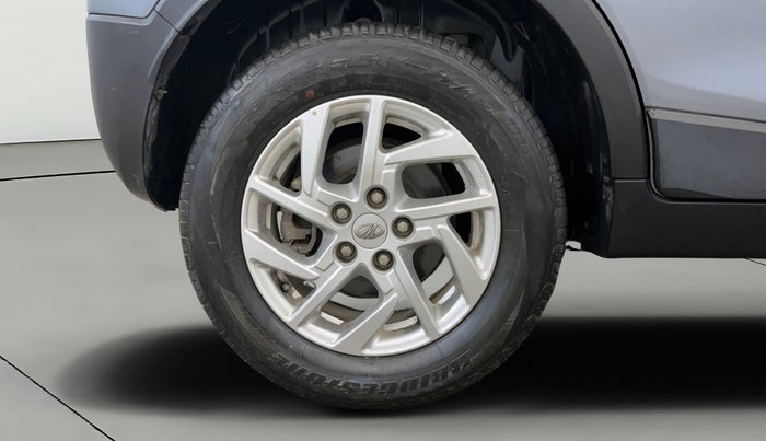 2022 Mahindra XUV300 W8 1.5 DIESEL, Diesel, Manual, 25,448 km, Right Rear Wheel