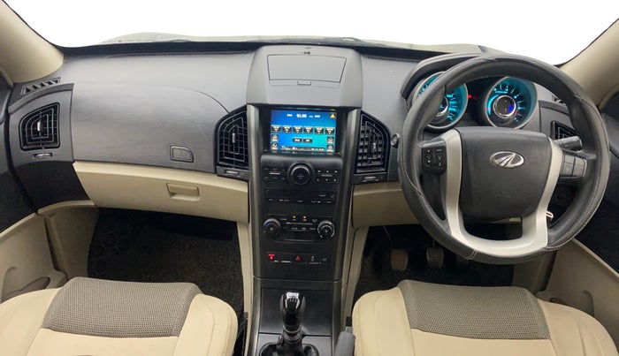 2017 Mahindra XUV500 W6, Diesel, Manual, 76,882 km, Dashboard