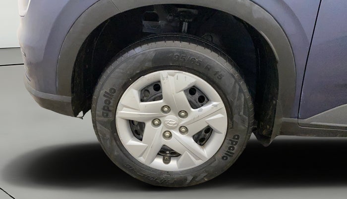 2022 Hyundai VENUE S 1.2, Petrol, Manual, 11,694 km, Left Front Wheel