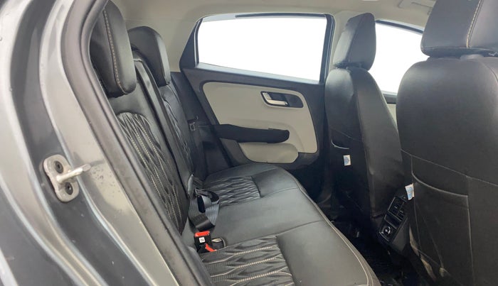 2023 Tata ALTROZ XZA, Petrol, Automatic, 30,120 km, Right Side Rear Door Cabin