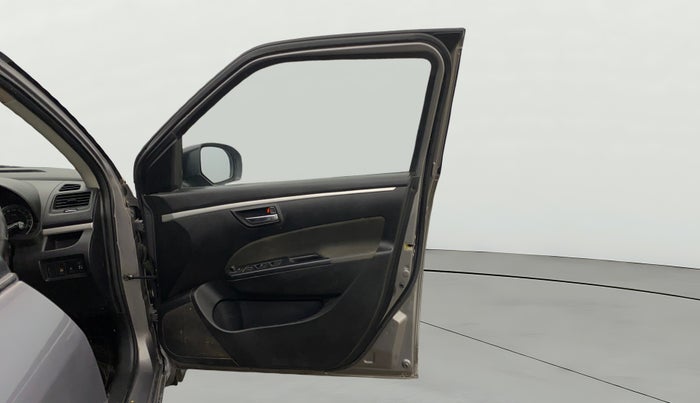 2015 Maruti Swift VXI, Petrol, Manual, 86,175 km, RHS Front Door