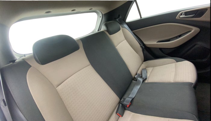 2016 Hyundai Elite i20 SPORTZ 1.2, Petrol, Manual, 45,010 km, Right Side Rear Door Cabin