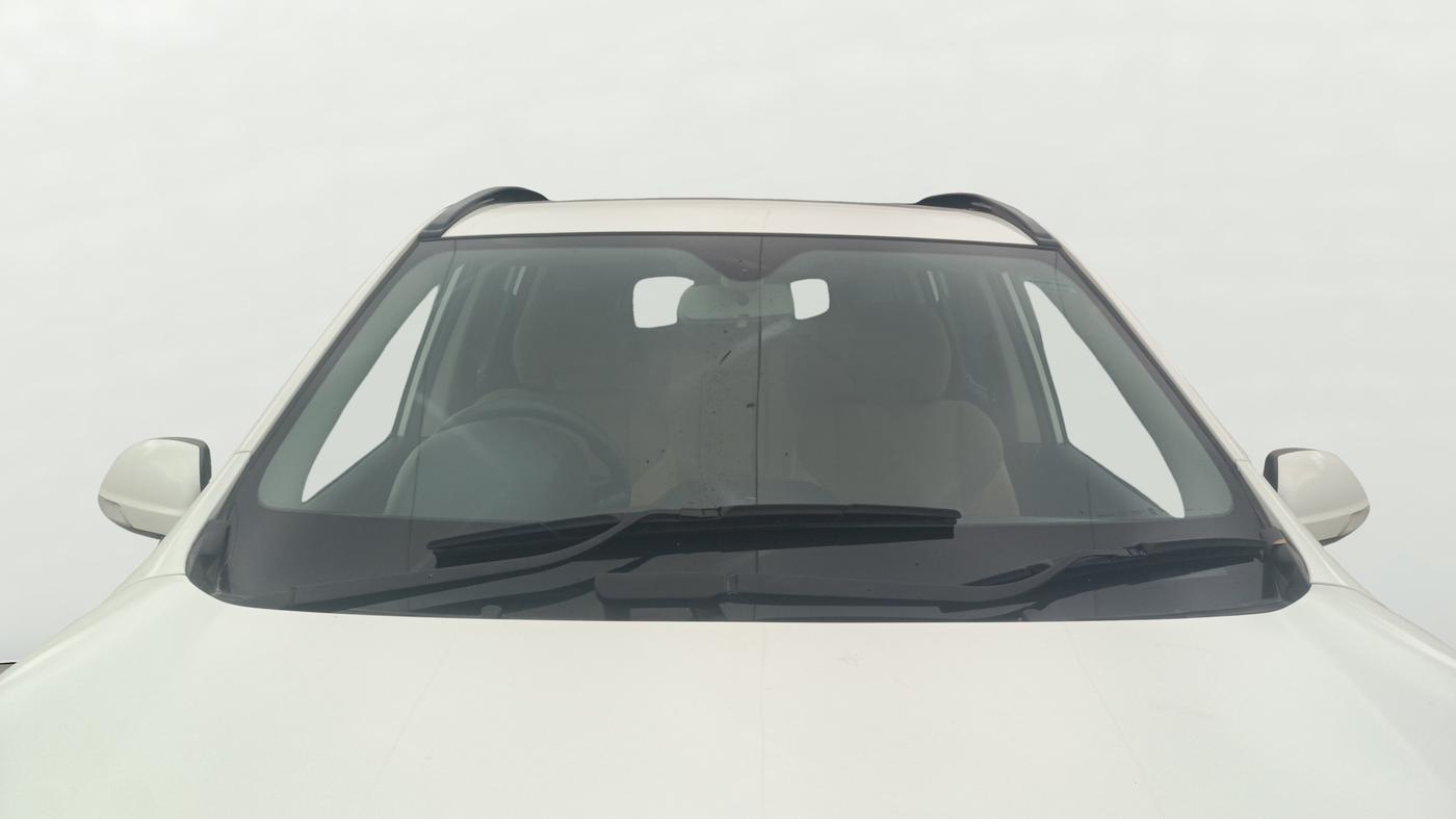 2018 Mahindra XUV500 W7, Diesel, Manual, 1,17,053 km, Front Windshield