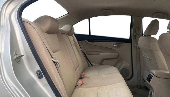 2016 Maruti Ciaz VXI+, Petrol, Manual, 41,827 km, Right Side Rear Door Cabin