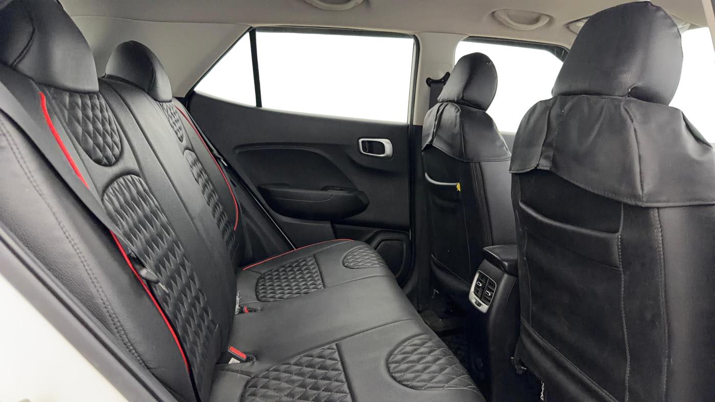 2020 Hyundai VENUE S 1.2, Petrol, Manual, 35,126 km, Right Side Rear Door Cabin