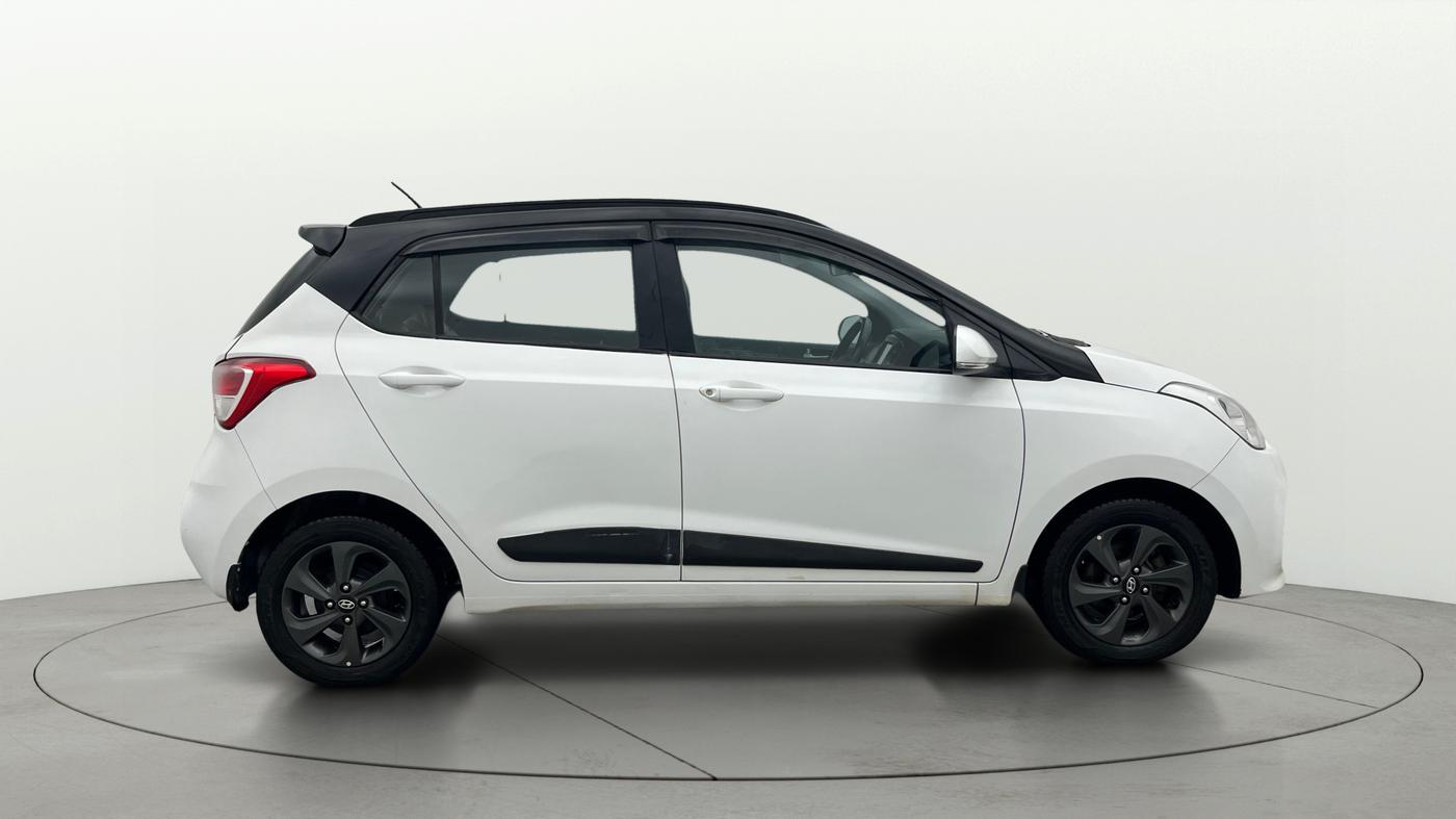 2019 Hyundai Grand i10 SPORTZ 1.2 KAPPA VTVT DUAL TONE, Petrol, Manual, 60,905 km, Right Side View