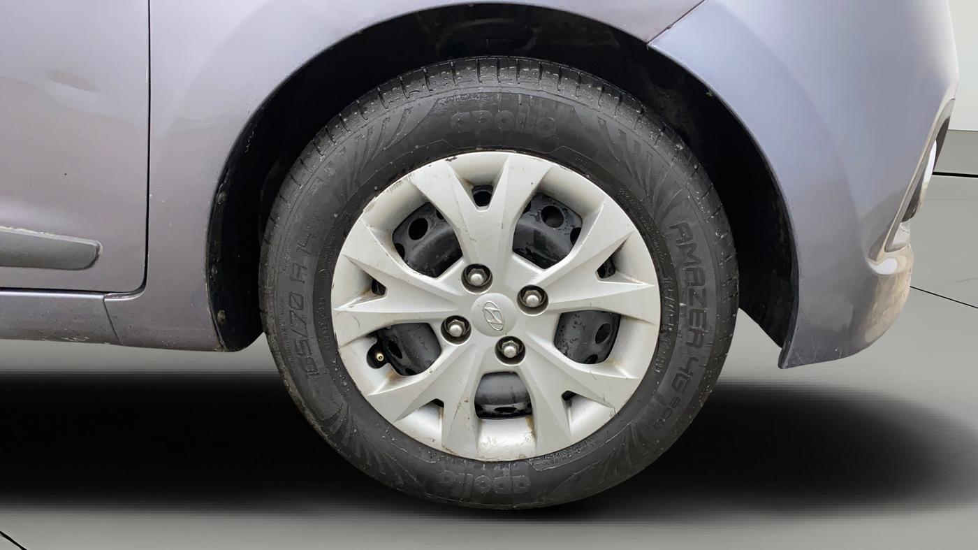 2015 Hyundai Grand i10 SPORTZ 1.2 KAPPA VTVT, Petrol, Manual, 86,894 km, Right Front Wheel