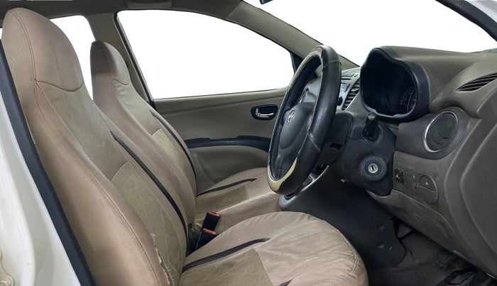 2016 Hyundai i10 SPORTZ 1.1, CNG, Manual, 64,201 km, Right Side Front Door Cabin