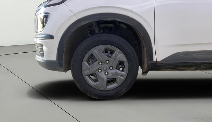 2023 Hyundai VENUE S(O) 1.2, Petrol, Manual, 19,732 km, Left Front Wheel