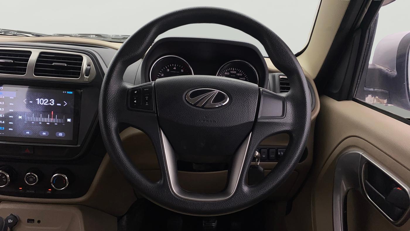 2019 Mahindra TUV300 T10, Diesel, Manual, 32,346 km, Steering Wheel Close Up