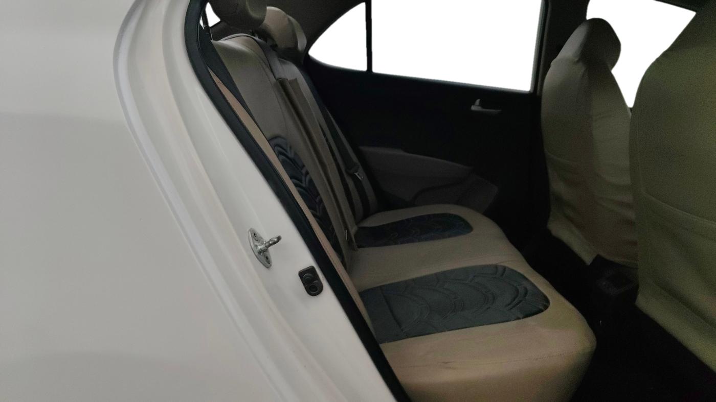 2014 Hyundai Xcent S (O) 1.2, Petrol, Manual, 48,896 km, Right Side Rear Door Cabin