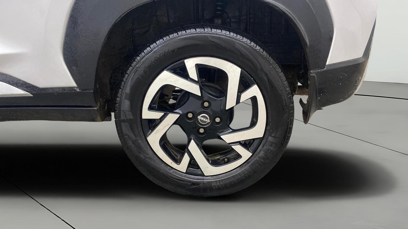 2021 Nissan MAGNITE XV PREMIUM TURBO CVT, Petrol, Automatic, 72,991 km, Left Rear Wheel
